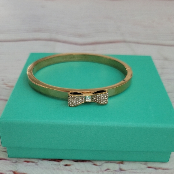 KATE SPADE Elegant Gold Bow Bracelet - Picture 1 of 5